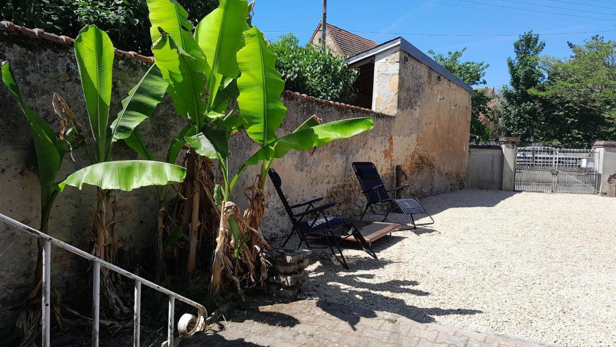 Les Anciennes écuries du Château Vatan Exterior foto